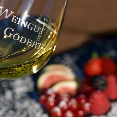 Weingut Goedert Appartement Osann-Monzel Buitenkant foto